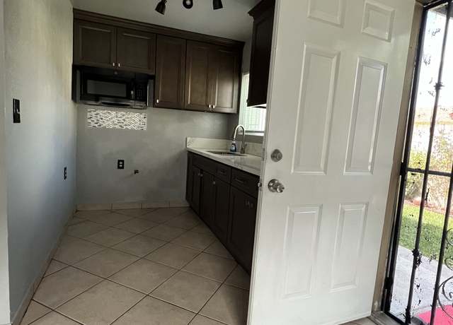 Photo of 873 W Compton Blvd, Compton, CA 90220