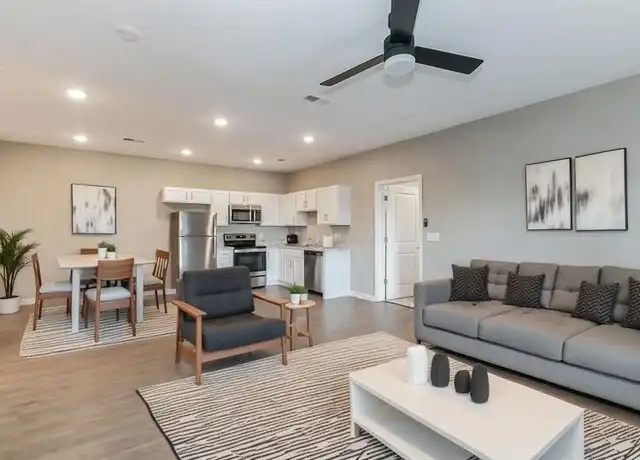 Property at 1601 E Main St Unit 206, New Albany, IN, 47150, 1 bed, 1 bath, [object Object]