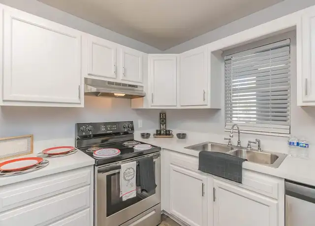 Photo of 3980 64th St N, Saint Petersburg, FL 33709