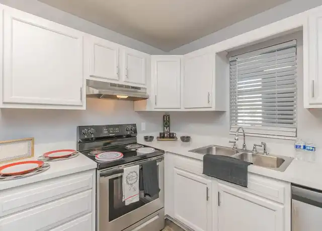 Property at Park House Apartments - 3980 64th St N, Saint Petersburg, FL, 33709, 1-2 bed, 1-2 bath, [object Object]