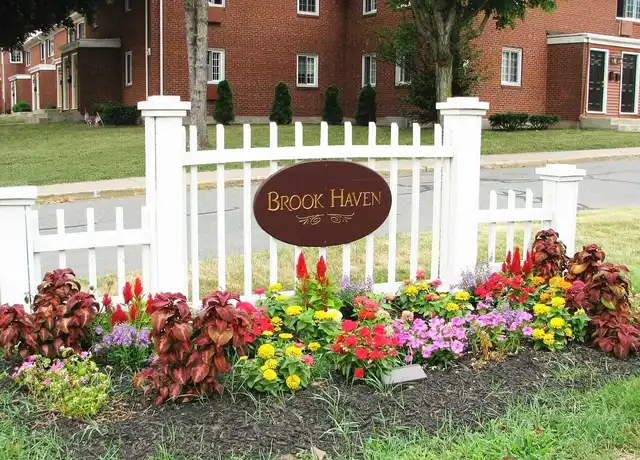 Property at Brook Haven Condominiums - 424 Middle Tpke W, Manchester, CT, 06040, 1-2 bed, 1-1.5 bath, [object Object]