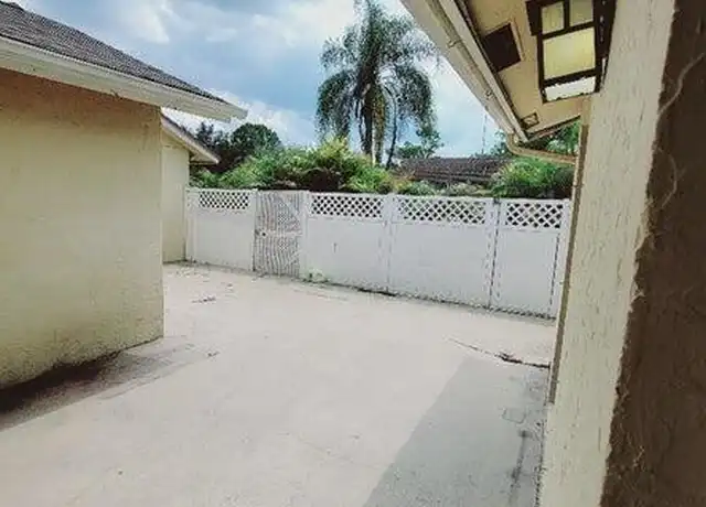 Property at 1461 Hawthorne Pl, Wellington, FL, 33414, 3 beds, 2 baths, [object Object]