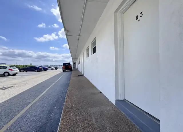 Property at 4500 N Flagler Dr Unit B3, West Palm Beach, FL, 33407, 1 bed, 1 bath, [object Object]