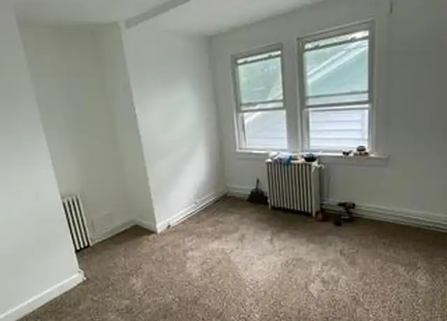 Property at 77 Carroll St Unit Third floor, Poughkeepsie, NY, 12601, 4 beds, 1 bath, [object Object]
