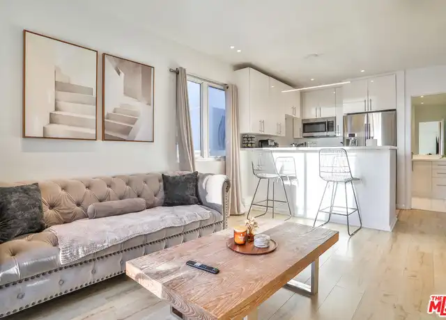 Property at 2207 Ocean Front Walk Unit 4, Venice, CA, 90291, 1 bed, 1 bath, [object Object]
