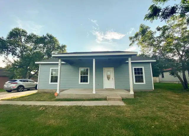 Property at 153 Ivy Ave, Luling, TX, 78648, 3 beds, 2 baths, [object Object]