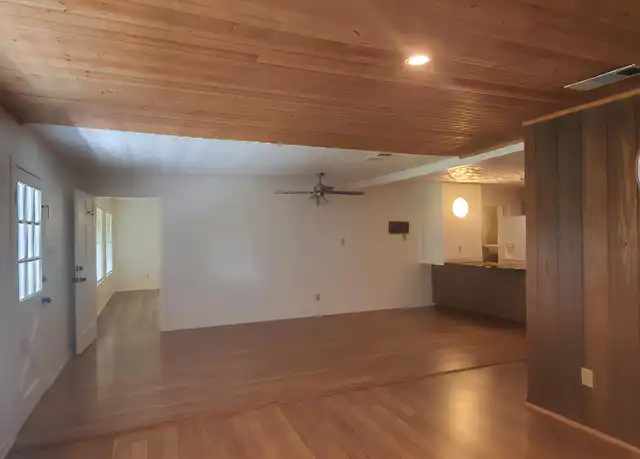 Property at 29723 County Road 25, Damon, TX, 77430, 3 beds, 2 baths, [object Object]