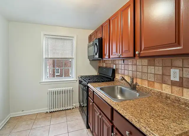 Property at 263 Bloomfield Ave, Bloomfield, NJ, 07003, 1-2 bed, 1 bath, [object Object]