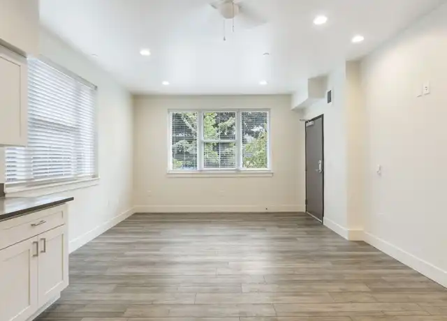 Property at 8015 N Oswego Ave Unit 2, Portland, OR, 97203, 2 beds, 1 bath, [object Object]
