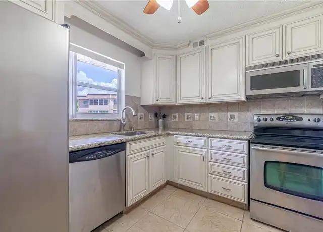 Property at 701 Lori Dr #205, Palm Springs, FL, 33461, 2 beds, 1.5 baths, [object Object]
