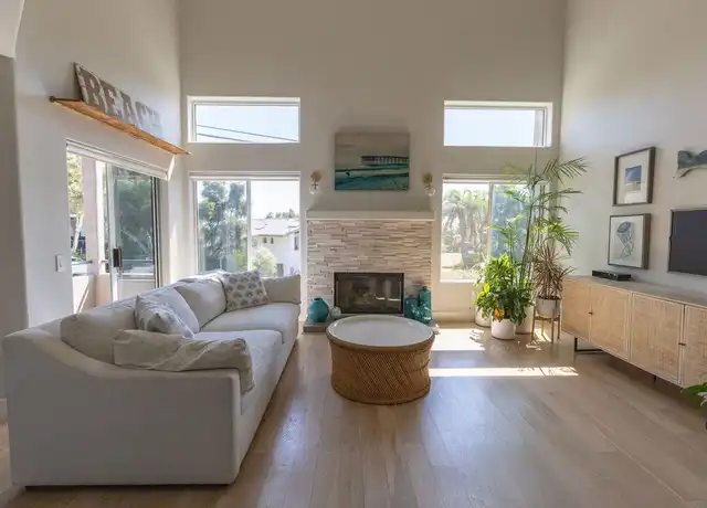 Property at 551 Hygeia Ave Unit A, Encinitas, CA, 92024, 3 beds, 2.5 baths, [object Object]