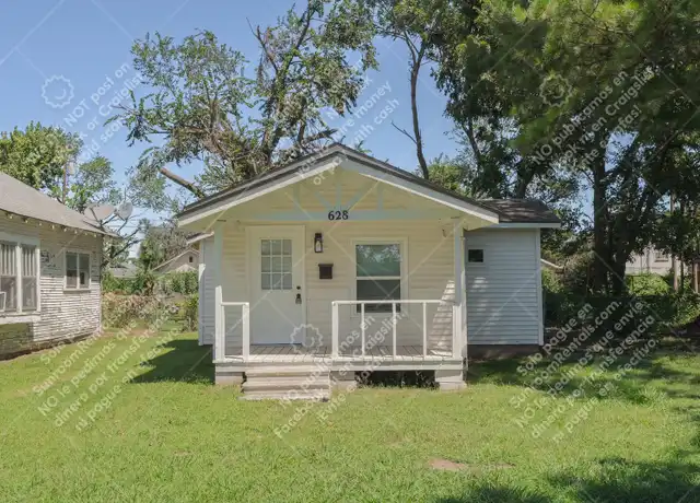 Property at 628 W Dewey St, Shawnee, OK, 74801, 1 bed, 1 bath, [object Object]