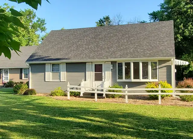 Property at 2803 Seely Ave SE, Cedar Rapids, IA, 52403, 2 beds, 1.5 baths, [object Object]