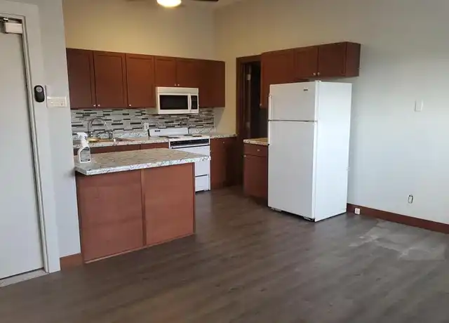 Property at 35 Lake St S Unit 4, Big Lake, MN, 55309, 1 bed, 1 bath, [object Object]