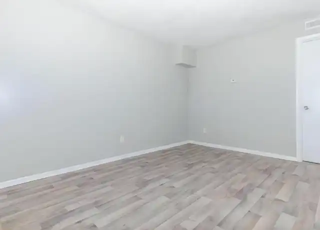 Property at 101 North Blvd, Edmond, OK, 73034, 1 bed, 1 bath, [object Object]