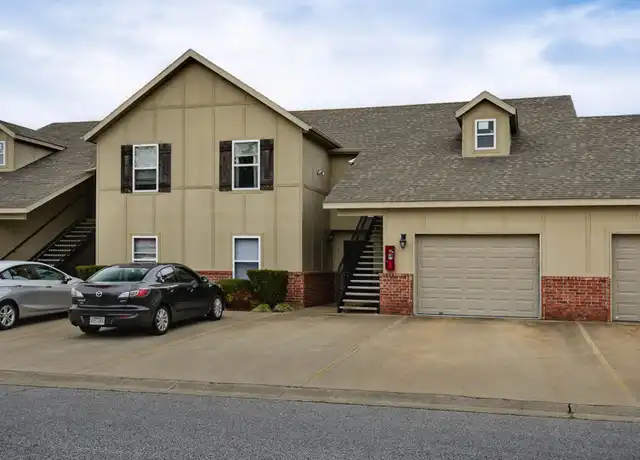 Property at Cedar Circle - 3509 W Cedar Cir, Rogers, AR, 72756, 2 beds, 2 baths, [object Object]