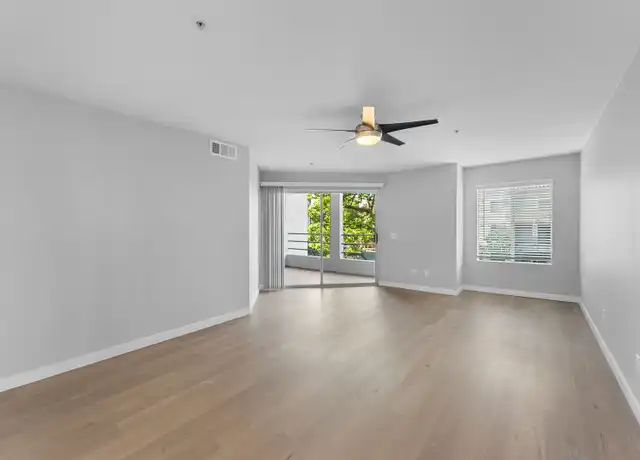Property at 2855 Pinecreek Dr Unit D-326, Costa Mesa, CA, 92626, 1 bed, 1 bath, [object Object]