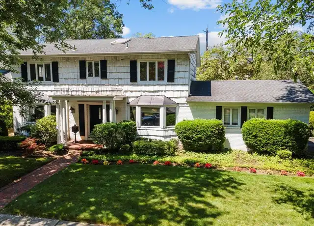 Property at 15 Sherwood Ln, Cedarhurst, NY, 11516, 5 beds, 3.5 baths, [object Object]