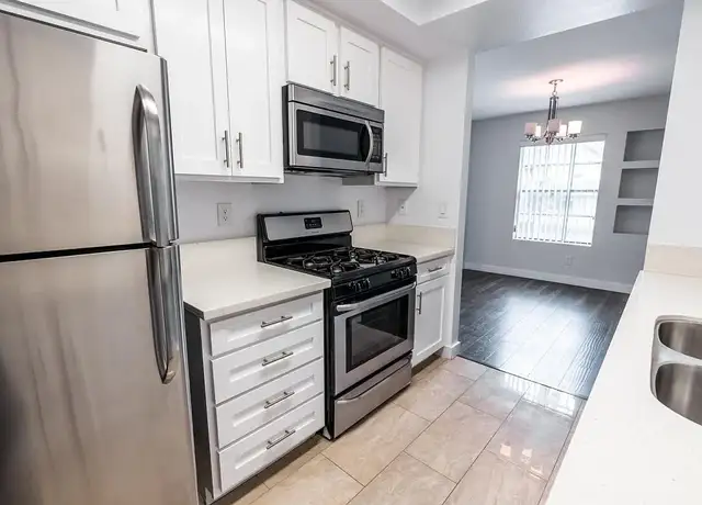 Photo of 960 N Alfred St, Los Angeles, CA 90069