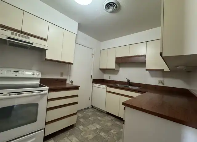 Property at 610 N Lea Ave Unit A, Roswell, NM, 88201, 2 beds, 2 baths, [object Object]