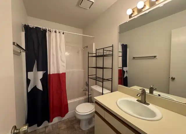 Property at 610 N Lea Ave Unit A, Roswell, NM, 88201, 2 beds, 2 baths, [object Object]
