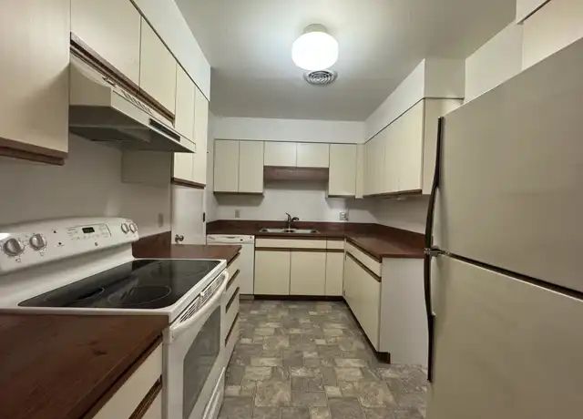 Property at 610 N Lea Ave Unit A, Roswell, NM, 88201, 2 beds, 2 baths, [object Object]