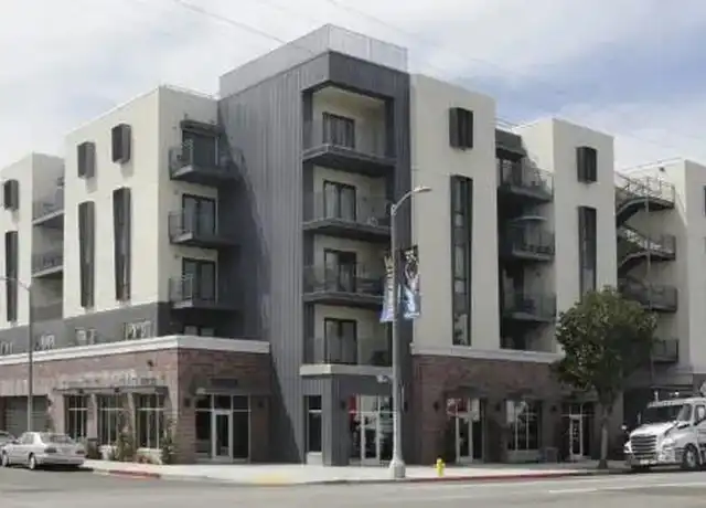 Property at 2645 Crenshaw Blvd, Los Angeles, CA, 90016, 1 bed, 1 bath, [object Object]