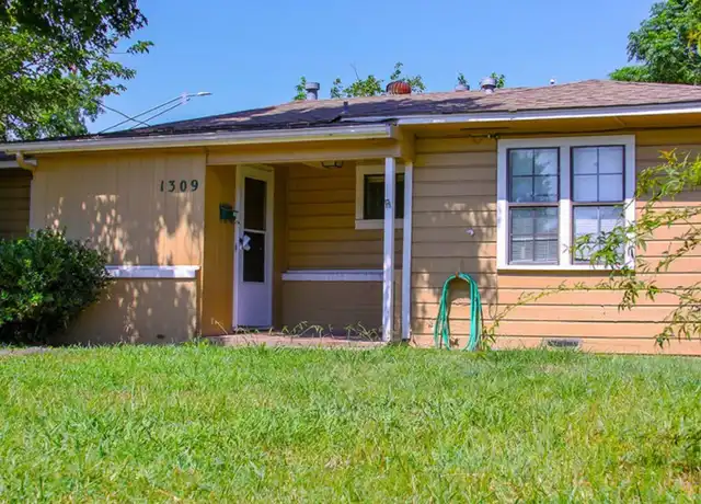 Property at 1309 Anna St, Denton, TX, 76201, 3 beds, 1 bath, [object Object]