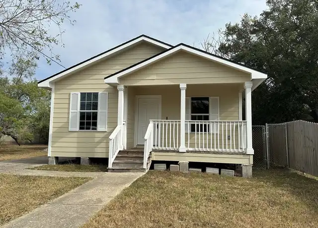 Property at 821 Avenue C, Sinton, TX, 78387, 3 beds, 2 baths, [object Object]
