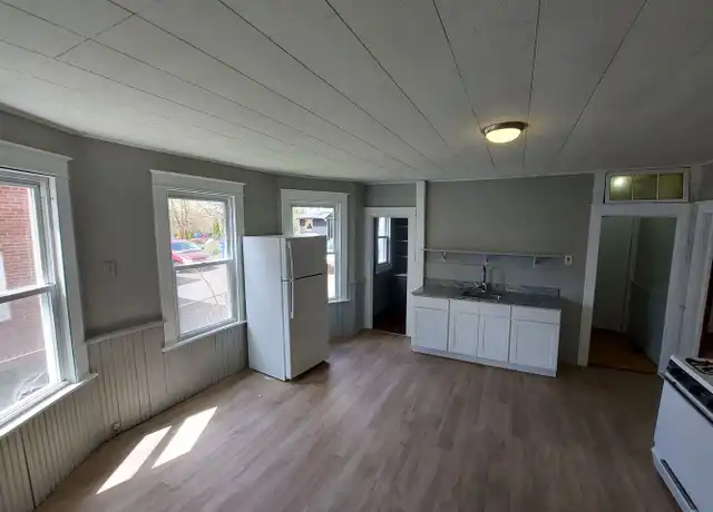 Property at 34 Beatty St Apt 1, New Britain, CT, 06051, 2 beds, 1 bath, [object Object]