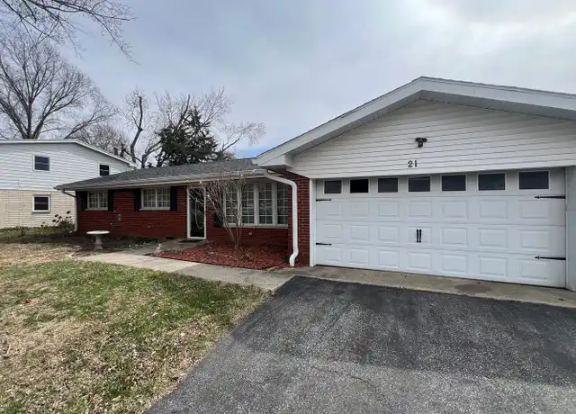 Property at 21 Birch Dr, Chatham, IL, 62629, 4 beds, 3 baths, [object Object]
