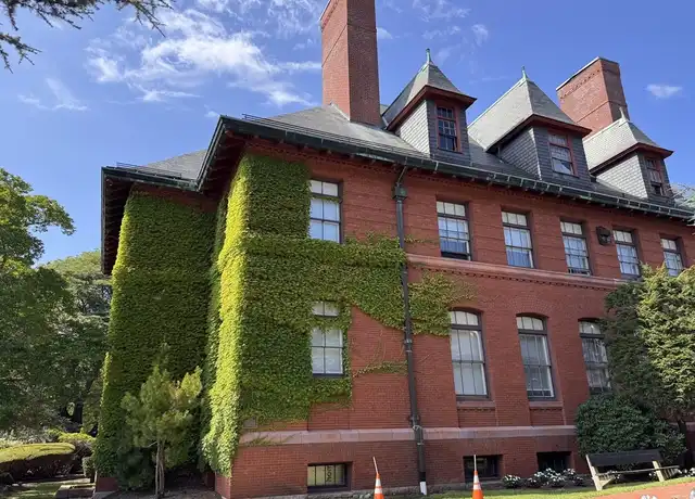 Property at 324 Washington St Unit 304, Wellesley, MA, 02481, 2 beds, 1 bath, [object Object]