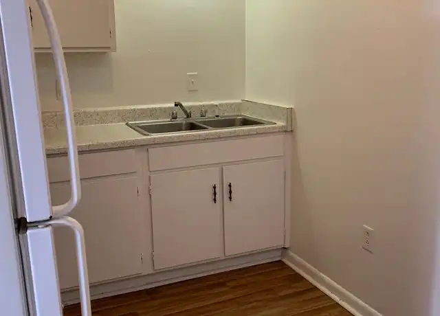 Property at 4138 Cresthill Dr, Roanoke, VA, 24018, 1 bed, 1 bath, [object Object]