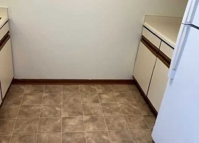 Property at 331 W Main St Unit 208, Waukesha, WI, 53186, 1 bed, 1 bath, [object Object]
