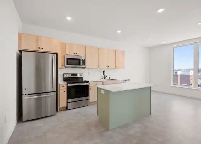 Property at 686 Mike McCarthy Way Unit 503, Ashwaubenon, WI, 54304, 1 bed, 1 bath, [object Object]