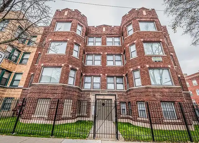 Property at 7300 S Yates Blvd, Chicago, IL, 60649, 2 beds, 1 bath, [object Object]