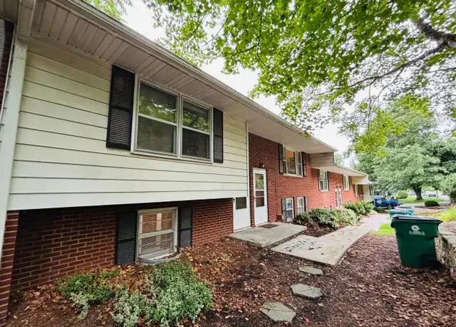 Property at 311 Graves Ave Unit 3, Blacksburg, VA, 24060, 2 beds, 1 bath, [object Object]