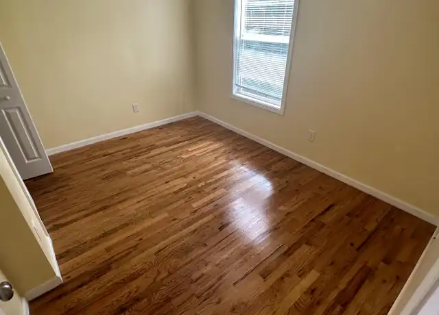 Property at 308 Virginia Ave, Asheville, NC, 28806, 1 bed, 1 bath, [object Object]