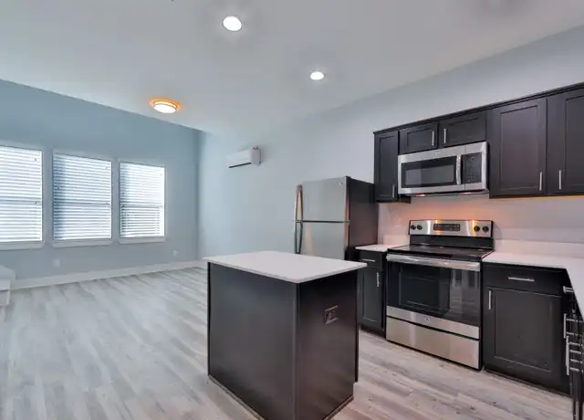 Property at 715 W 13th St Unit A, Houston, TX, 77008, 1 bed, 1 bath, [object Object]