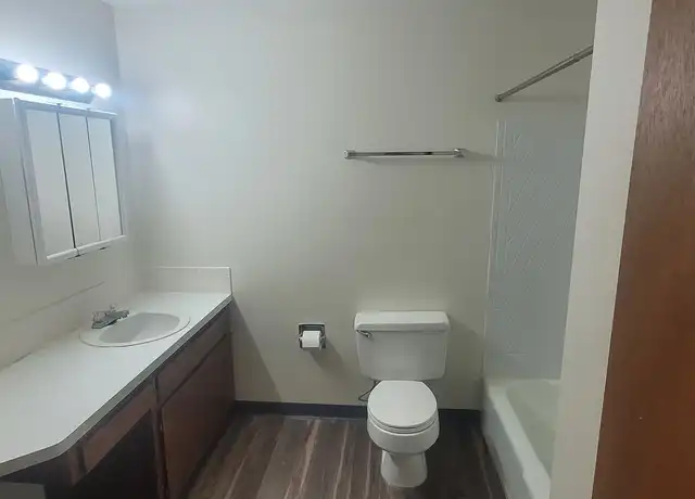 Property at 525 9th Ave N Unit 06, Grand Forks, ND, 58203, 2 beds, 1 bath, [object Object]
