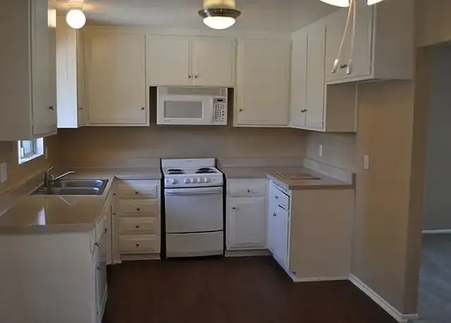 Photo of 750 W San Jose Ave, Claremont, CA 91711
