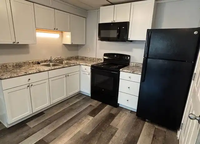 Property at 612 7th St S Unit 8, La Crosse, WI, 54601, 2 beds, 1 bath, [object Object]