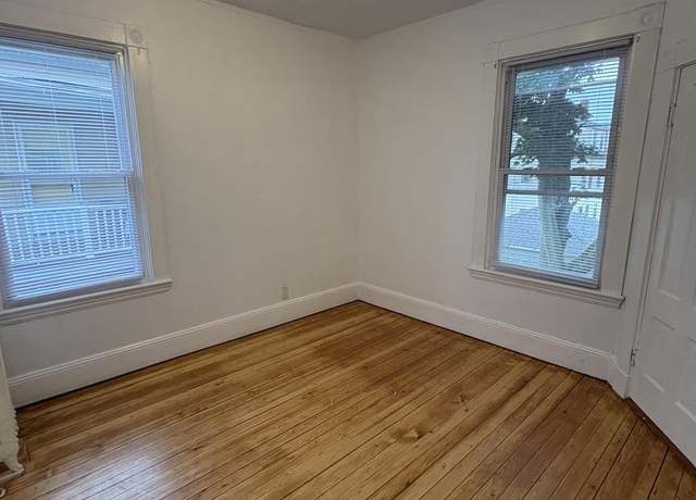 Photo of 526 Cottage St Unit 2, New Bedford, MA 02740