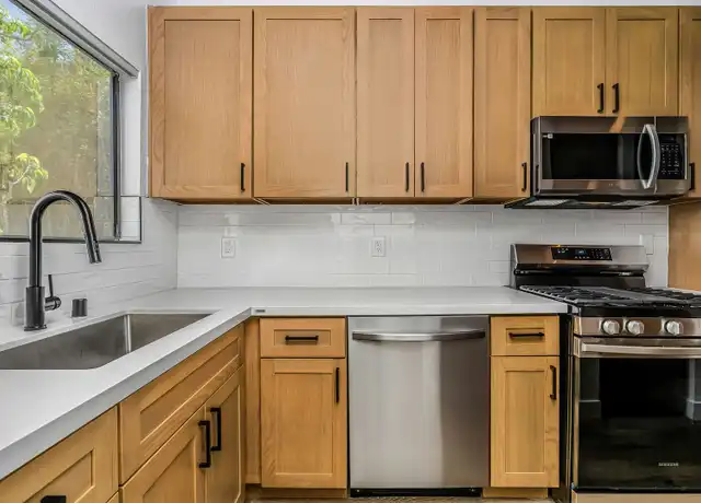 Property at 2500 Abbot Kinney Blvd, Venice, CA, 90291, 2 beds, 2.5 baths, [object Object]