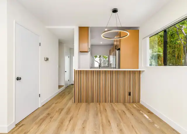Property at 2500 Abbot Kinney Blvd, Venice, CA, 90291, 2 beds, 2.5 baths, [object Object]