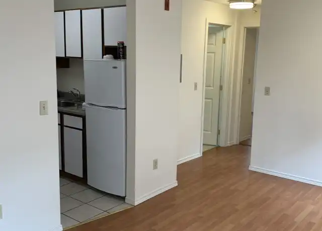 Property at 4230 8th Ave NE Unit 103, Seattle, WA, 98105, 2 beds, 1 bath, [object Object]