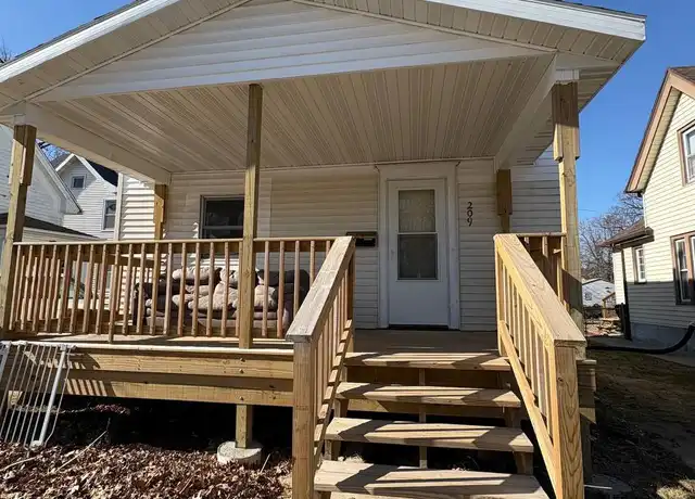 Property at 209 16th St NE, Cedar Rapids, IA, 52402, 2 beds, 1 bath, [object Object]
