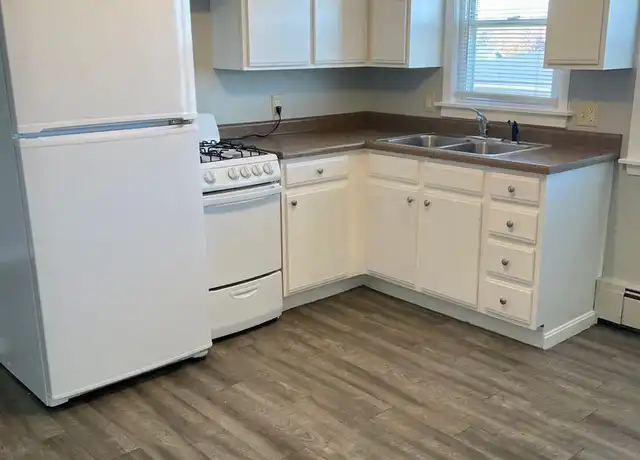 Property at 2084 W 4th St Apt 10, Mansfield, OH, 44906, 1 bed, 1 bath, [object Object]