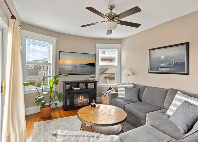 Property at 372 Adams St #3, Dorchester, MA, 02122, 2 beds, 1 bath, [object Object]