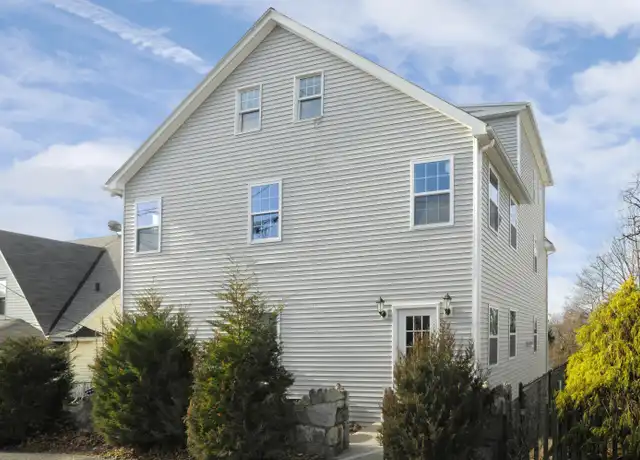 Property at 34 Alexander St Unit 2, Greenwich, CT, 06830, 2 beds, 1 bath, [object Object]